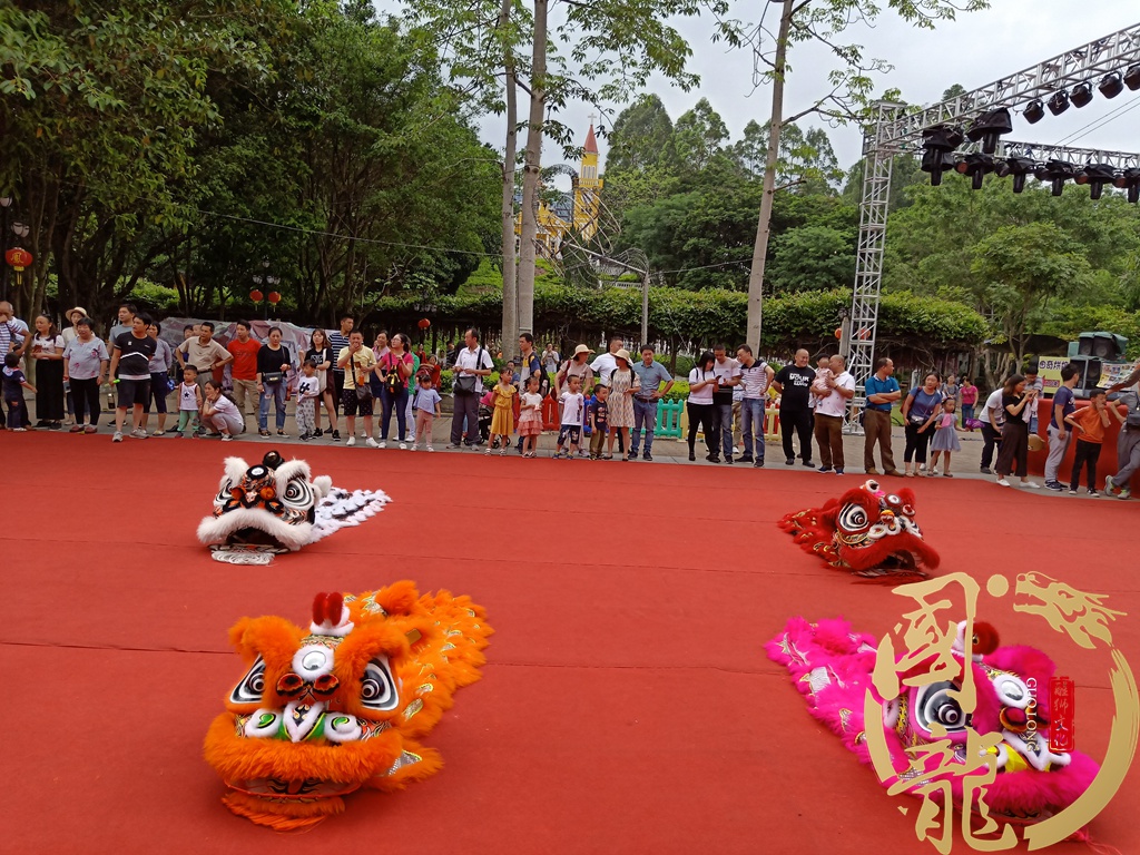 罗山旅游景点舞狮表演
