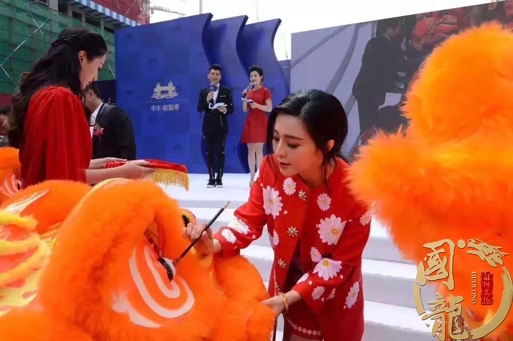 深圳（舞狮表演多少钱一场）（舞狮是怎么表演的）